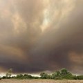 (Foto) Apokaliptične scene požara u Banatu kao da gori i samo nebo! Ovakvo nešto još nismo videli, vatra sve bliža naseljima…