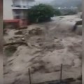 Jezive scene poplava u Grčkoj Voda više od metar dubine nosi sve pred sobom (video)