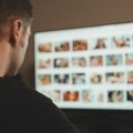 Deca zbog slika na interentu mogu završiti u porno snimcima! Stručnjaci upozoravaju roditelje na veliku opasnost interneta