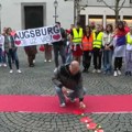Studenti ultramaratonci stigli do nemačkog Augsburga: Buka u znak dobrodošlice i čitanje imena poginulih u Novom Sadu