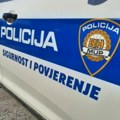 Bačena bomba na dva kafića u Prečkom, policija na terenu