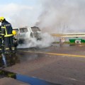 Gore automobili po putevima! Postoje 2 osnovna razloga zašto se auto zapali usred vožnje: Kako to da sprečite i šta ako vam se…