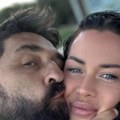 (Foto) Ognjen pokazao mini srednji prst, Ona ga snimila: Objavila neočekivan trenutak s mora: "Dakle, ovo je ljubav"