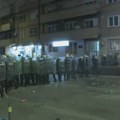 Ko su demonstranti, ko policajci, a ko "polićaci" i zašto prostorije SNS niko nije branio