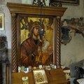 Domaćin se nekoliko dana pre slave javlja svom svešteniku slavska ikona ovde treba da stoji Nije pitanje estetike, postoje…