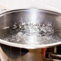 Hitno upozorenje u Holandiji za 200.000 stanovnika: Prokuvavajte vodu za piće zbog opasne bakterije