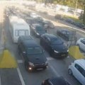 AMSS: Putnička vozila na graničnim prelazima čekaju najviše dva i po sata