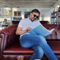 Isplivali jezivi detalji smrti glumca iz serije "Ezel": Telo prekriveno modricama, u stanu pobacane boce alkohola