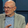 Bivši ministar odbrane pao na stenu u šumi i polomio kuk, posle operacije rekao: "Ja sam Ajron Men"
