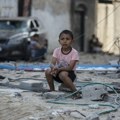 Хиљаде људи упало у складишта у појасу Газе због намирница, УНРВА забринута