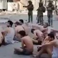 Polugoli zarobljenici sede na ulici: Izraelska vojska postrojila ljude u donjem vešu i vezanih očiju! (uznemirujući video)