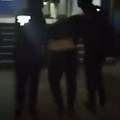 Ovako su "popadali" muškarci koji su uboli u grudi mladića na Novom Beogradu: Pogledajte snimak hapšenja