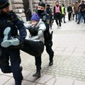 Policija ponovo odnela Gretu Tunberg sa ulaza u švedski parlament