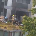 Ogroman požar u centru grada: Vatra guta stambeni blog, veliki broj vatrogasaca na terenu (foto/video)
