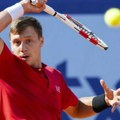 Hamad Međedović pobedio Danila Medvedeva za plasman u finale ATP turnira u Marseju