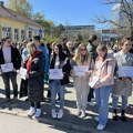 Na protestu studenata i zdravstvenih radnika povučena crvena linija