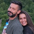 Milan Vasić izveo suprugu i sina iz porodilišta: Dobrodošao kući, sine... FOTO