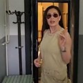Ceci doživela mali peh: U ultaminiću i mrežastim čarapama stigla na snimanje Zvezda granda (video)