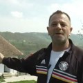 Šumadinac Radiša živi i sa suprugom i sa ljubavnicom, svi u istoj kući: Imaju ukupno šestoro dece, na komšijske tračeve ima…