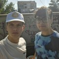 Kad se voli svoj kraj: Nemanja i Teodor prekrečili zid naružen grafitima