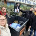 Kragujevčani jutros iz kabineta gradonačelnika izneli Vučićevu sliku (FOTO, VIDEO)