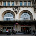 Tri osobe ranjene u napadu nožem na železničkoj stanicu u Parizu, napadač priveden