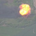 "Hrabri" dižu pod oblake: Uništeno skladište municije OSU - pogledajte "spektakl od udara"! (video)