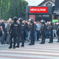 „Bliski susret“ pristalica SNS-a i studenata i građana na raskrsnici kod Crvenog pevca