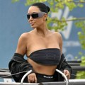 Tange sa lažnim stidnim dlakama su novi hit Kim Kardašijan: Najbizarniji proizvod do sada, a ljudi su u neverici