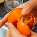 Ovo svi rade - a pogrešno je i opasno! Evo zašto nikako ne treba ljuštiti pomorandže rukama