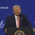 "Rakete lanisrane, pucaj, bum, pucaj, pucaj" Tramp opisao kako američka pvo presreće rakete: Urnebesan snimak govora američkog…