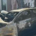 (Foto) Uhapšena devojka (26) osumnjičena za paljenje automobila u Beogradu! Jeziv požar oštetio i zgradu, stanari čuli…