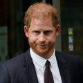 Princu Hariju naloženo da tabloidu plati odštetu od 48.000 funti