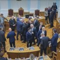 Haos u crnogorskom parlamentu: Poslanici nasrnuli jedni na druge, umalo tuča