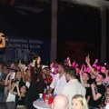 Devojka prekinula koncert Tee Tairović u Tuzli, kad je iznela poklon pevačica se raspametila