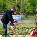 Decu vam nismo oprostili: Šapić položio venac na spomenik Milici Rakić (foto)