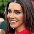 "Moje srce, moja jedina": Ćerka voditeljke Slagalice u crvenoj haljini na maturi - ponosna mama ne skida osmeh, a tu je i tata…
