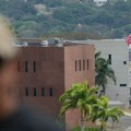 Američka zastava ponovo podignuta na ambasadi SAD u Venecueli: posle punih sedam godina