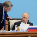 Putinov savetnik: Trampu na G7 napunili glavu štetnim idejama Ušakov kaže da Kremlj "posle toga nije imao daljih kontakata" s…