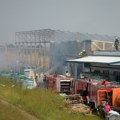 Surčin: Lokalizacija požara, radnik zadobio lakše opekotine