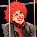 „Bravo za klovna“: Monodrama Minje Peković na sceni Kraljevačkog pozorišta