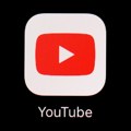 YouTube uvodi nova starosna ograničenja za video snimke o oružju