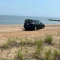 Otac hteo da udavi dvoje dece na plaži! Pojavila se slika automobila sa mesta horora, a onda se desilo čudo