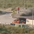 Odjeknula snažna eksplozija kod splita: Automobil se zakucao u benzinsku pumpu, ima povređenih (VIDEO)