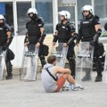 Studenti i policija ispred Novosadskog sajma: Ispit Pravnog fakulteta uz privatno obezbeđenje