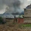 Požar u Šidu, vatra zahvatila porodičnu firmu: Brzom intervencijom vatrogasaca suzbijena vatrena stihija! Pričinjena velika…