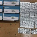 Albanci u crnoj gori uhvaćeni u krijumčarenju Pokušali da prenesu 302 tablete dijazepama i 15 kilograma duvana