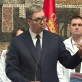 Vučić na dodeli ugovora o radu najboljim diplomcima medicinskih fakulteta i škola