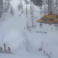 Tragedija u Francuskim Alpima: Lavine odnele 3 života, povređene evakuisali helikopterom (video)
