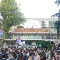 (Foto/video) Studenti i građani ispred RTS: Traže objektivno izveštavanje o incidentu kod Pravnog fakulteta